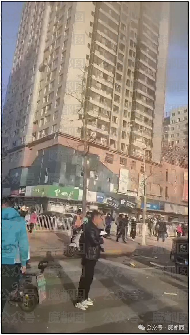 热搜第一！燕郊爆燃7死27伤，当地阻拦央视记者采访惹众怒（组图） - 22