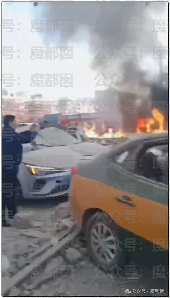 热搜第一！燕郊爆燃7死27伤，当地阻拦央视记者采访惹众怒（组图） - 33