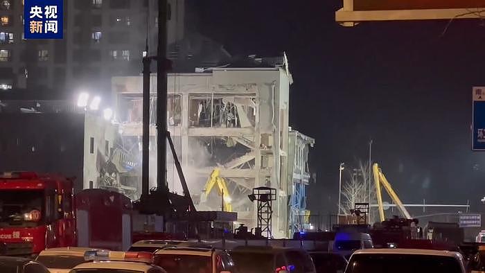 “整栋楼炸没了！” 河北爆炸事故已致7死27伤，现场火光冲天，人群四散奔逃（视频/组图） - 2