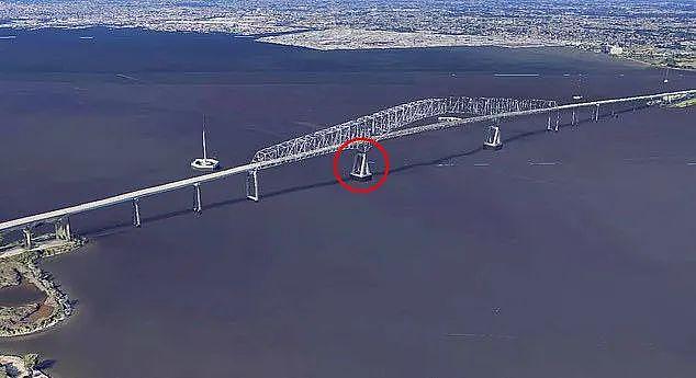 1死6失踪！美国著名大桥被巨轮撞垮，半分钟断成4截，坍塌画面曝光（视频/组图） - 18