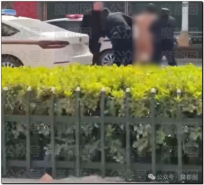 震惊！某地街头忽然出现大量赤身裸体人士？真相到底是什么？（组图） - 11