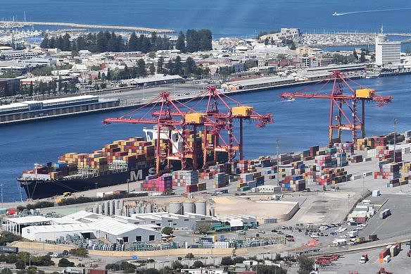 帕特里克码头（Patrick Terminals）是弗里曼特尔港（Fremantle Port）的两家集装箱装卸运营商之一。