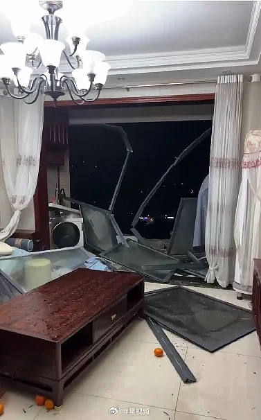 窗户刮飞，母亲和儿子被狂风卷出20楼坠亡！南昌飓风已致4死10余伤（视频/组图） - 8