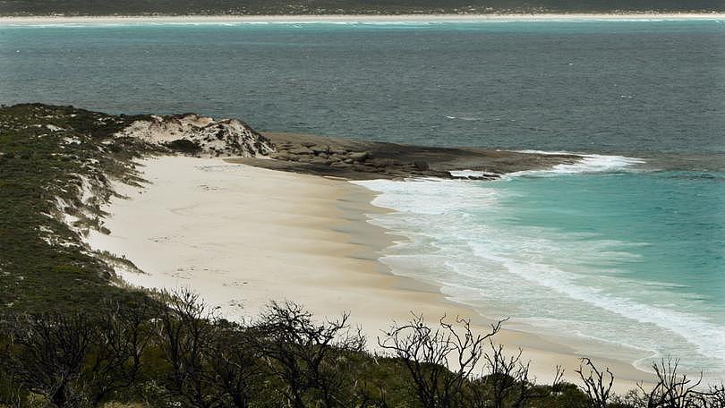 Police and State Emergency Service personnel are currently attempting to recover a body, believed to be a missing fisherman, from coastal rocks at Cape Arid east of Esperance.