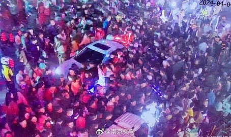 售罄爆满、寸步难行！ “到处都有一亿人“…上海这里又开始堵了（组图） - 9