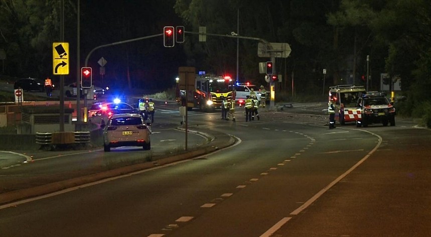 悉尼今晨发生致命车祸！汽车撞上电线杆致1死，周边交通严重拥堵（组图） - 3