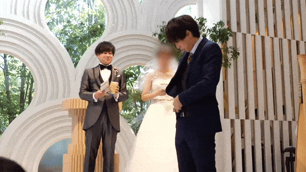日本新人结婚亲亲的瞬间，一小哥突然闯入大喊：等一下！接下来的操作震惊全场…（组图） - 43