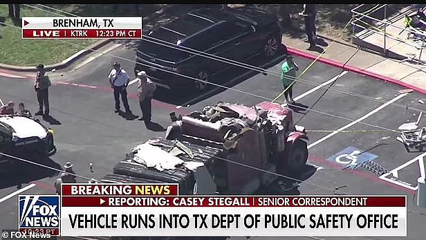 至少16伤，拿不到驾照，司机开18轮冲进德州办证大楼（视频/组图） - 3