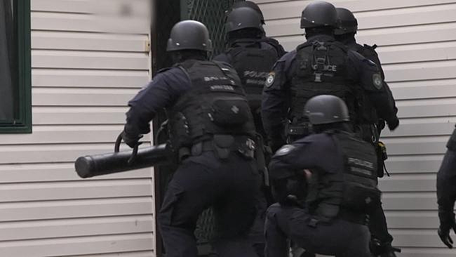 悉尼警方展开大规模反恐突袭行动！7名teenager因“宗教极端主义”被捕（组图） - 2