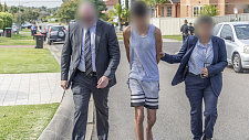 悉尼400多警员反恐突袭，3名青少年密谋恐袭被捕