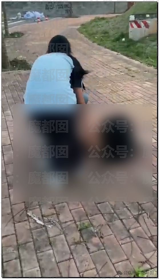 猛抽耳光哭喊哀求！男友离家半小时大长腿女友带人回来睡被抓（组图） - 24