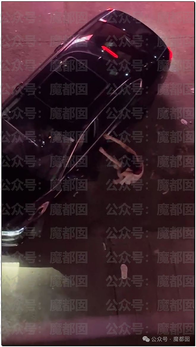 猛抽耳光哭喊哀求！男友离家半小时大长腿女友带人回来睡被抓（组图） - 43