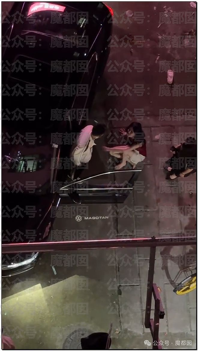 猛抽耳光哭喊哀求！男友离家半小时大长腿女友带人回来睡被抓（组图） - 69