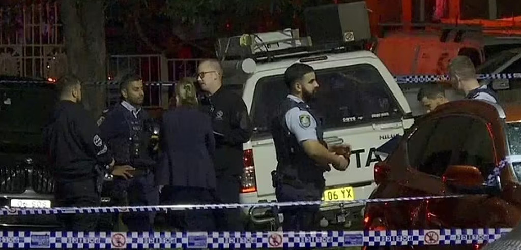 悉尼深夜发生飞车枪击案！至少6颗子弹击穿民宅，一家人逃过一劫（视频/组图） - 4