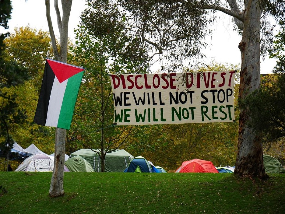 澳洲高校出现亲巴营地！犹太学生“遭针对”，组织呼吁政府出手（组图） - 2