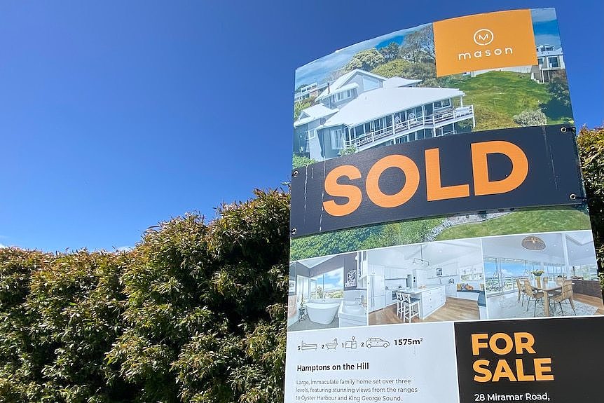 A close up shot of a sold sign outside of a property in the Albany Suburb of Mira mar