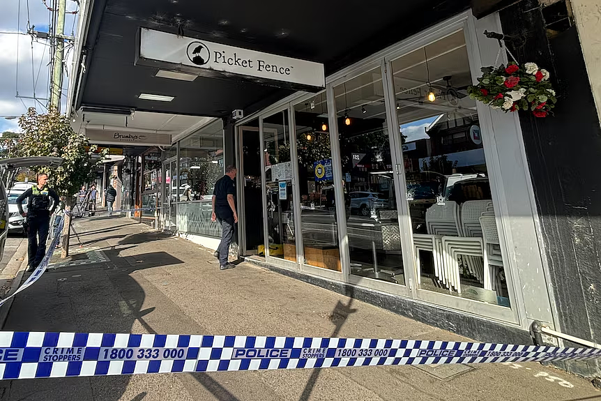 墨尔本咖啡馆今晨遭枪击，疑有多人涉案，警方介入调查（图） - 2