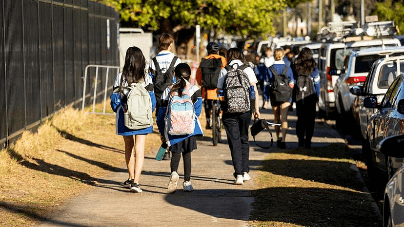 “我要在学校开枪！”珀斯中学收到威胁短信，学校陷入混乱，学生被吓到不敢上学（组图） - 2