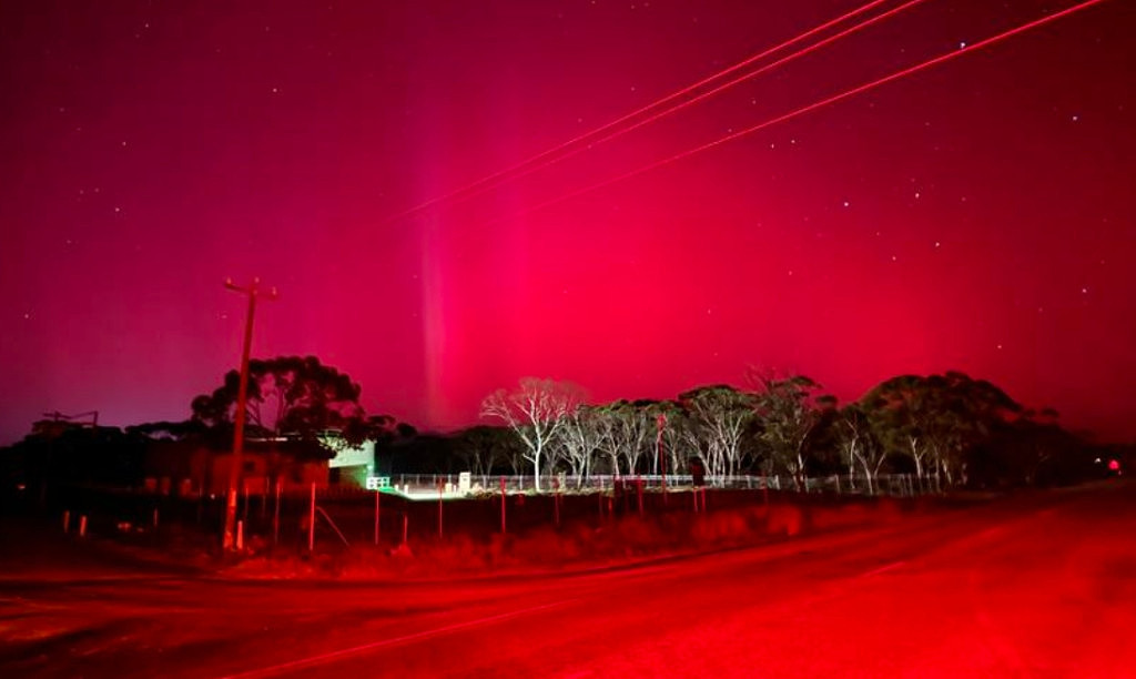超强地磁爆来袭，绝美粉色极光点亮澳洲夜空！恐干扰通讯导致停电（组图） - 3