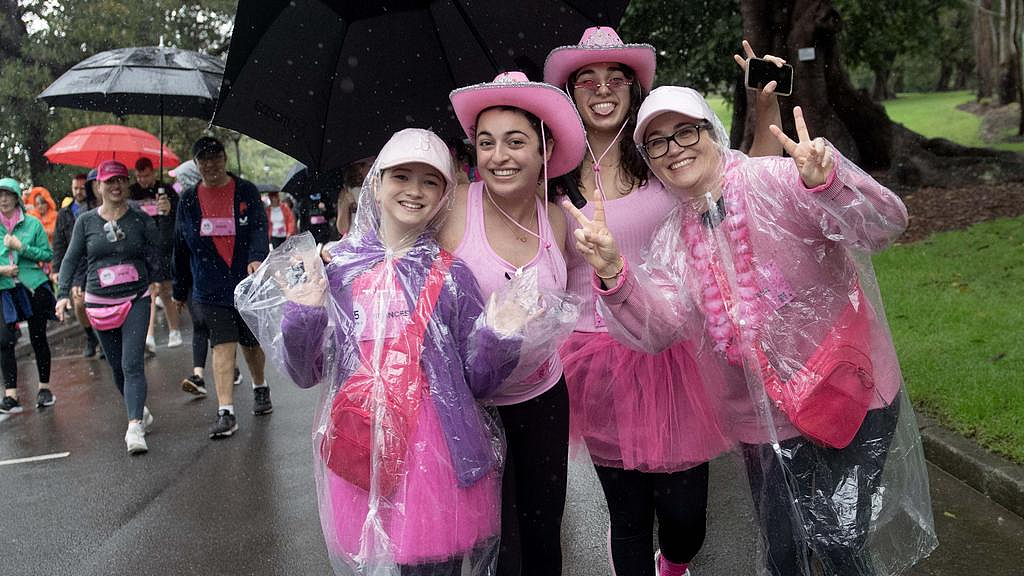 悉尼今日惊现一抹粉色！数千人冒雨参加慈善赛跑，为癌症研究出力（组图） - 5