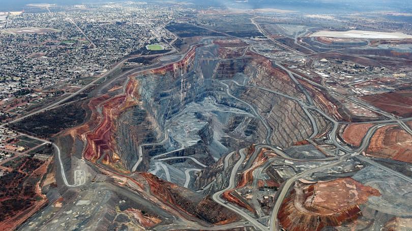 卡尔古利超级坑。澳大利亚最具标志性的矿山之一。摄影师：Carla Gottgens/Bloomberg