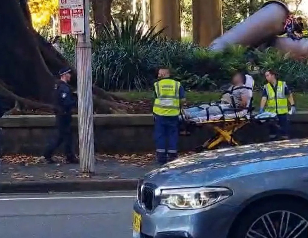 最新！悉尼CBD突发持刀伤人，警员头部被砍2刀紧急送医，歹徒大喊“朝我开枪”（组图） - 3