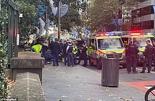 悉尼CBD突发砍人！警员头部被砍2刀，歹徒被捕