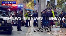 悉尼CBD惊现袭警事件！一警察被刺伤，被紧急送往医院治疗...（组图）