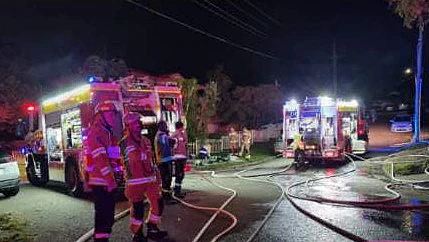 疑因电动自行车锂电池故障，悉尼民宅起火被毁！大批消防员到场（组图） - 4