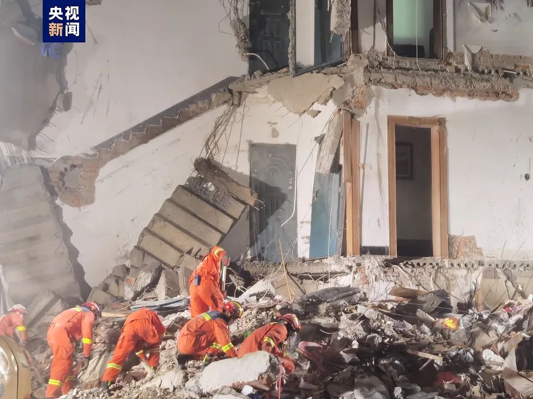 安徽铜陵坍塌居民楼失联人员已全部找到：4人死亡，1名12岁女孩正在救治中！承建方负责人已被公安机关控制（组图） - 12