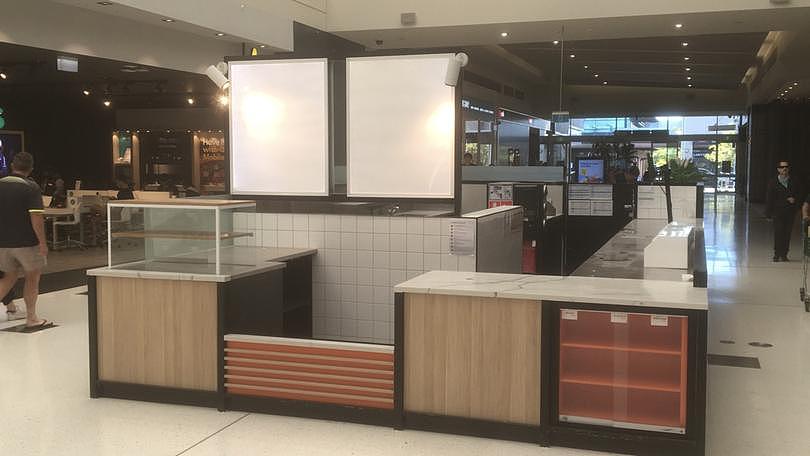 The empty Gloria Jeans at Lakeside Joondalup.