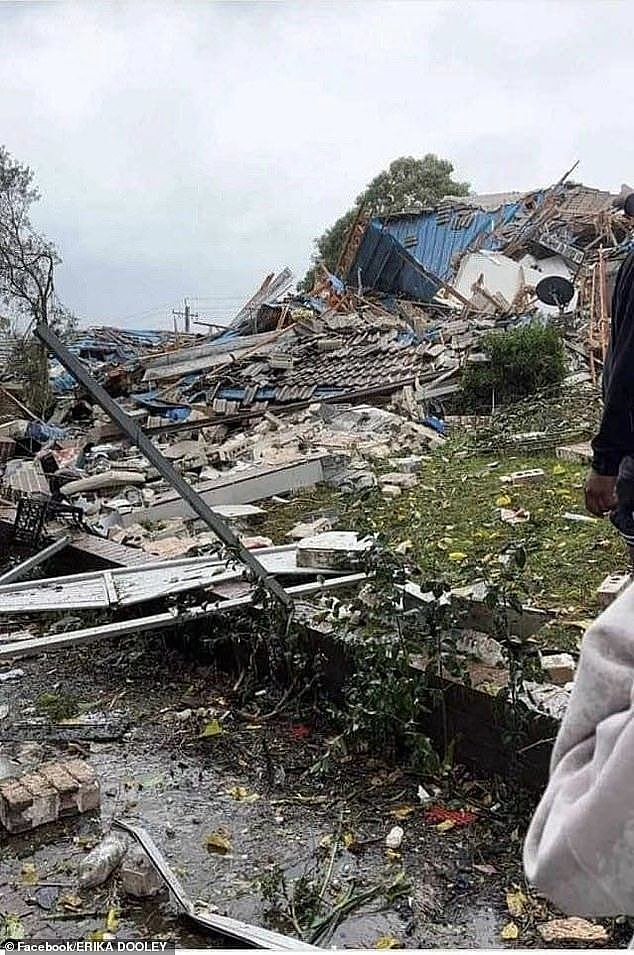 新南威尔士州消防和救援局的一位发言人表示，这所房屋遭到“严重损坏”，邻近的一所房屋也受到影响