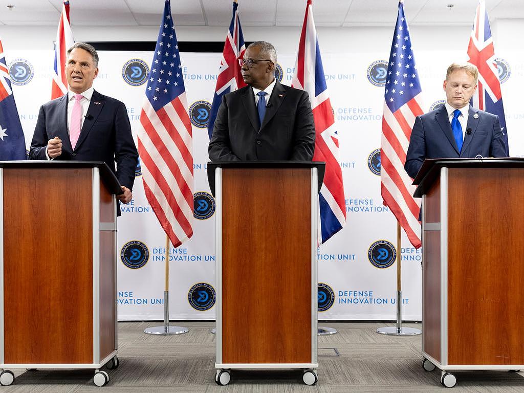 Richard Marles with his AUKUS counterparts, United States Secretary of Defence Lloyd J. Austin III and United Kingdom Secretary of State for Defence Grant Shapps MP.
