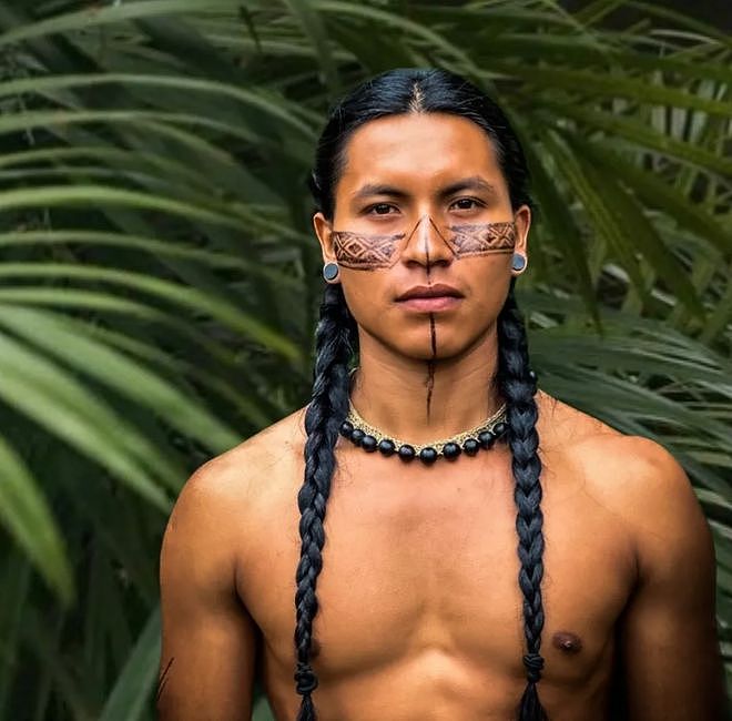 26岁澳洲女孩不远万里奔赴亚马逊丛林，与真人版泰山一起生活走红（组图） - 4