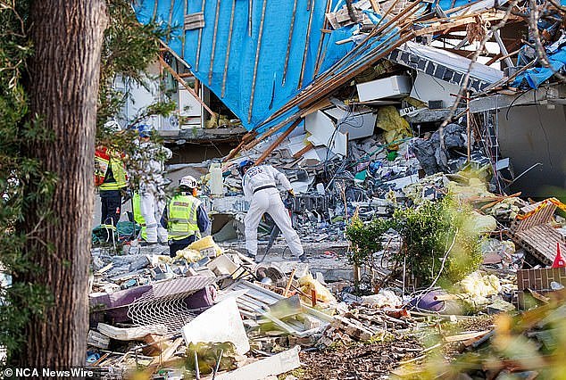 周六下午 1 点左右，悉尼西部 Whalan 的 Waikanda Crescent 的一处住房委员会大楼的二楼发生爆炸