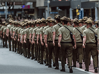 澳洲宣布招募多国居民参军，在澳住满一年就可以！专家建议“入伍就送国籍”更诱人（组图）