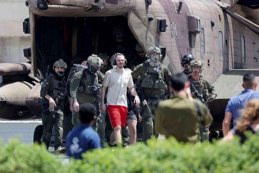 安德烈·科兹洛夫（如图）等以色列人质被解救。