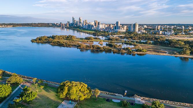 Perth is in for a sunny change this weekend as the rainfall and wind are expected to ease giving residents a break from the wild weather.