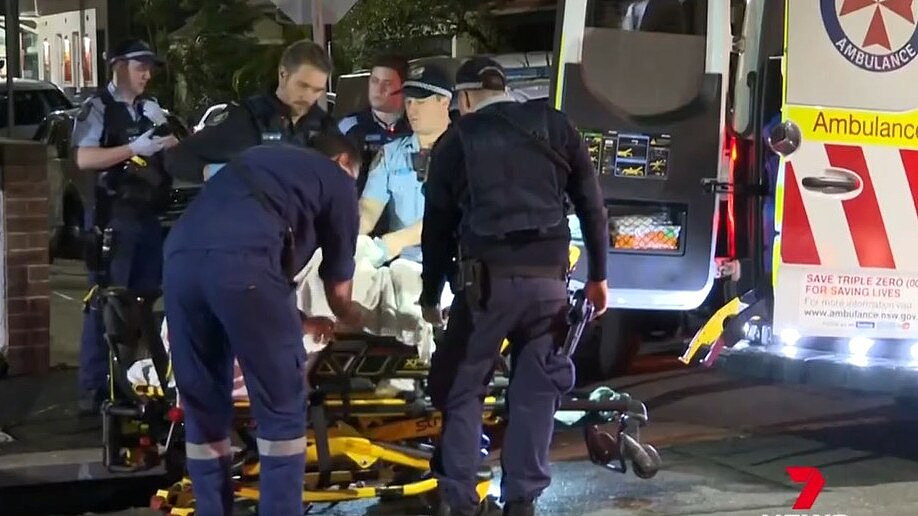 悉尼街头疑发生斗殴！男子重伤送医，1人被捕（组图） - 2