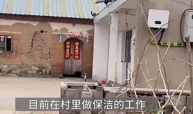 姜萍家的厨房门被踹了，屋内家具被拍，连鸡鸭也被网友追着录像（组图） - 9