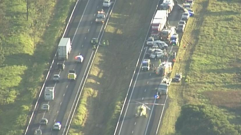 澳洲高速公路今早连发两起车祸，多车相撞！致9人受伤（组图） - 2