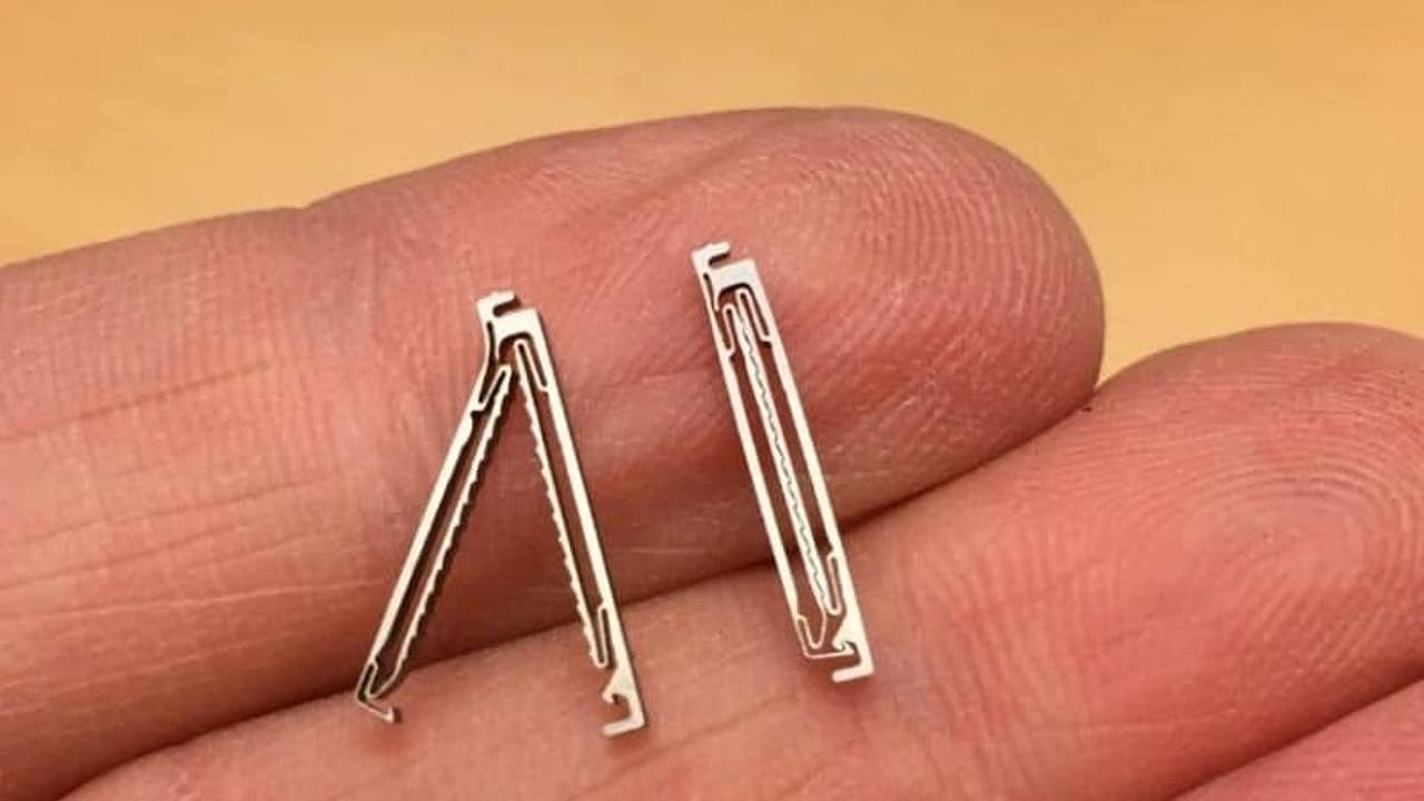 Surgical clips used in gall bladder removal surgery. Picture: www.finepart.com