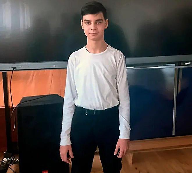 俄罗斯15岁男孩被判入狱五年，“最小的恐怖分子”，母亲伤心欲绝（组图） - 1