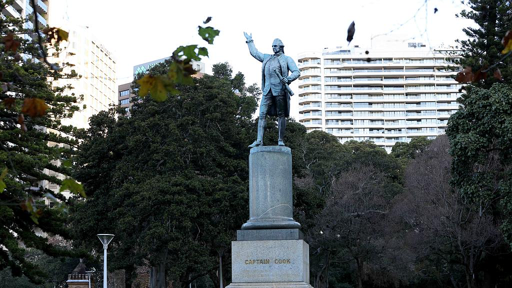 悉尼145年雕像遭破坏，2人被捕！修复费用恐高达数千澳元（组图） - 3