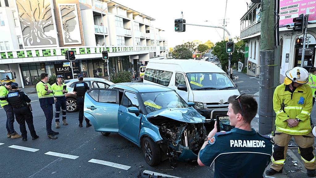 布里斯班街头3车相撞，多人受伤送医！道路封锁请绕行（组图） - 2