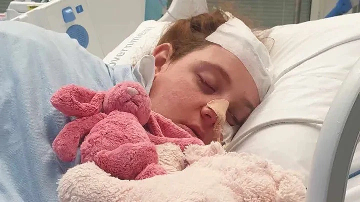 澳洲19岁少女睡梦中突发脑溢血，至今昏迷不醒！家人万分焦急求助（组图） - 2