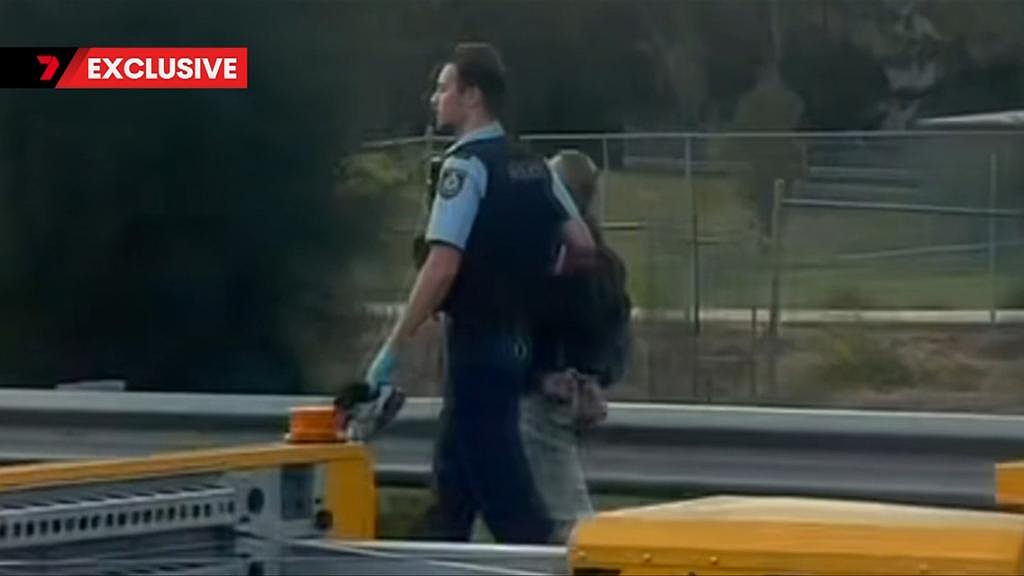 悉尼Riverwood上演警匪追逐战！1男1女当场被捕，车内搜出毒品和刀具（图） - 2