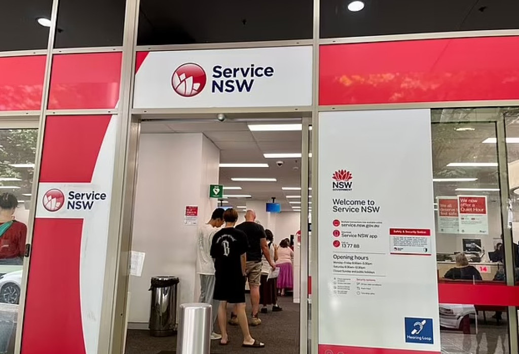 Service NSW宣布大规模裁员！数千人恐失业，员工吐槽：只会牺牲小人物（组图） - 2