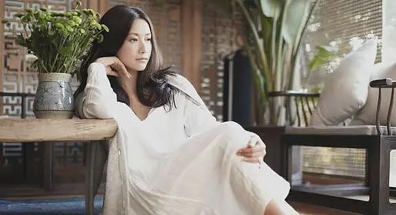 盘点年近50还没结婚的4位美女明星，你最喜欢谁？（组图） - 14