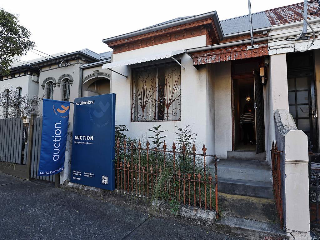 Derelict house auction Enmore